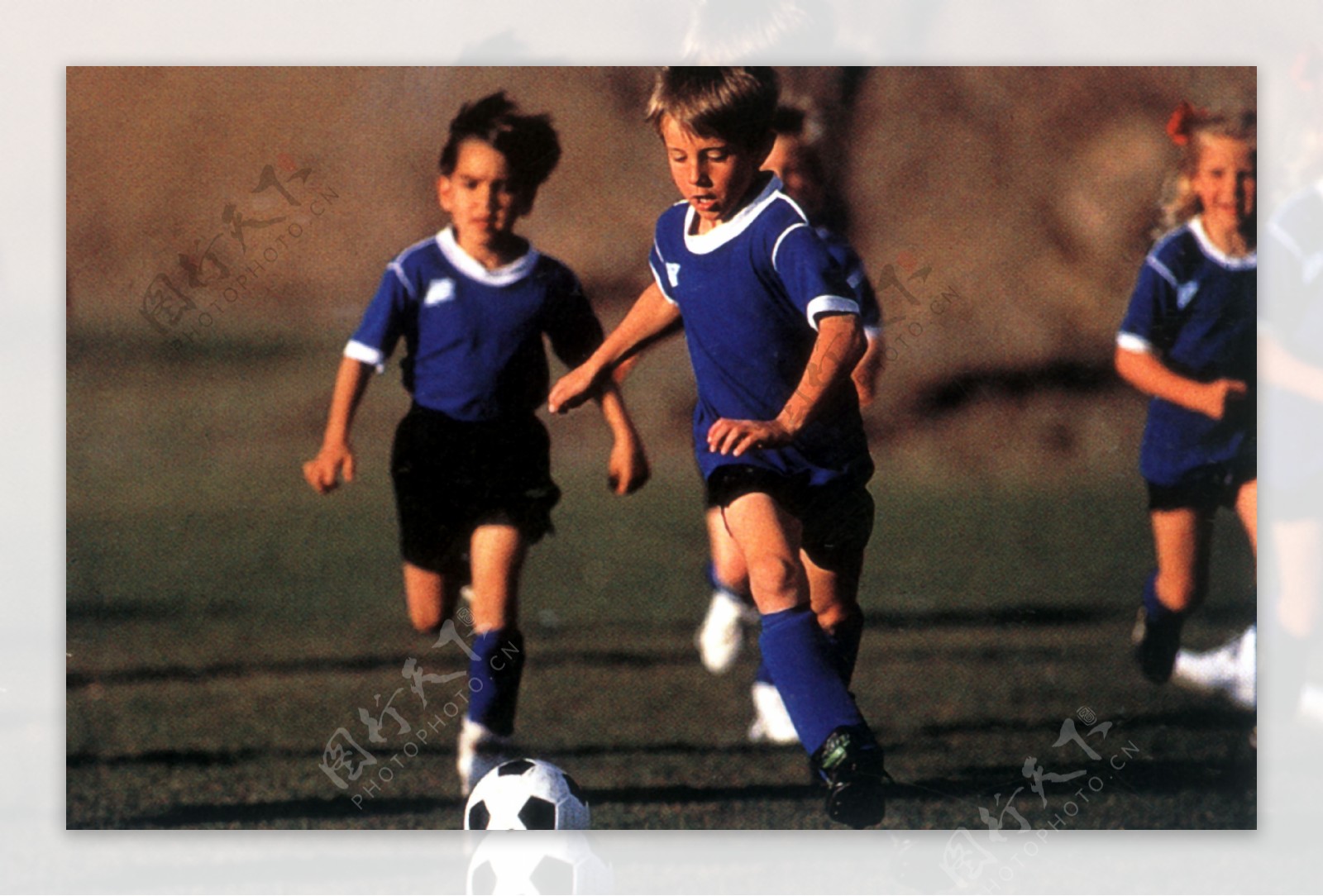 了自己的名 了自己的名